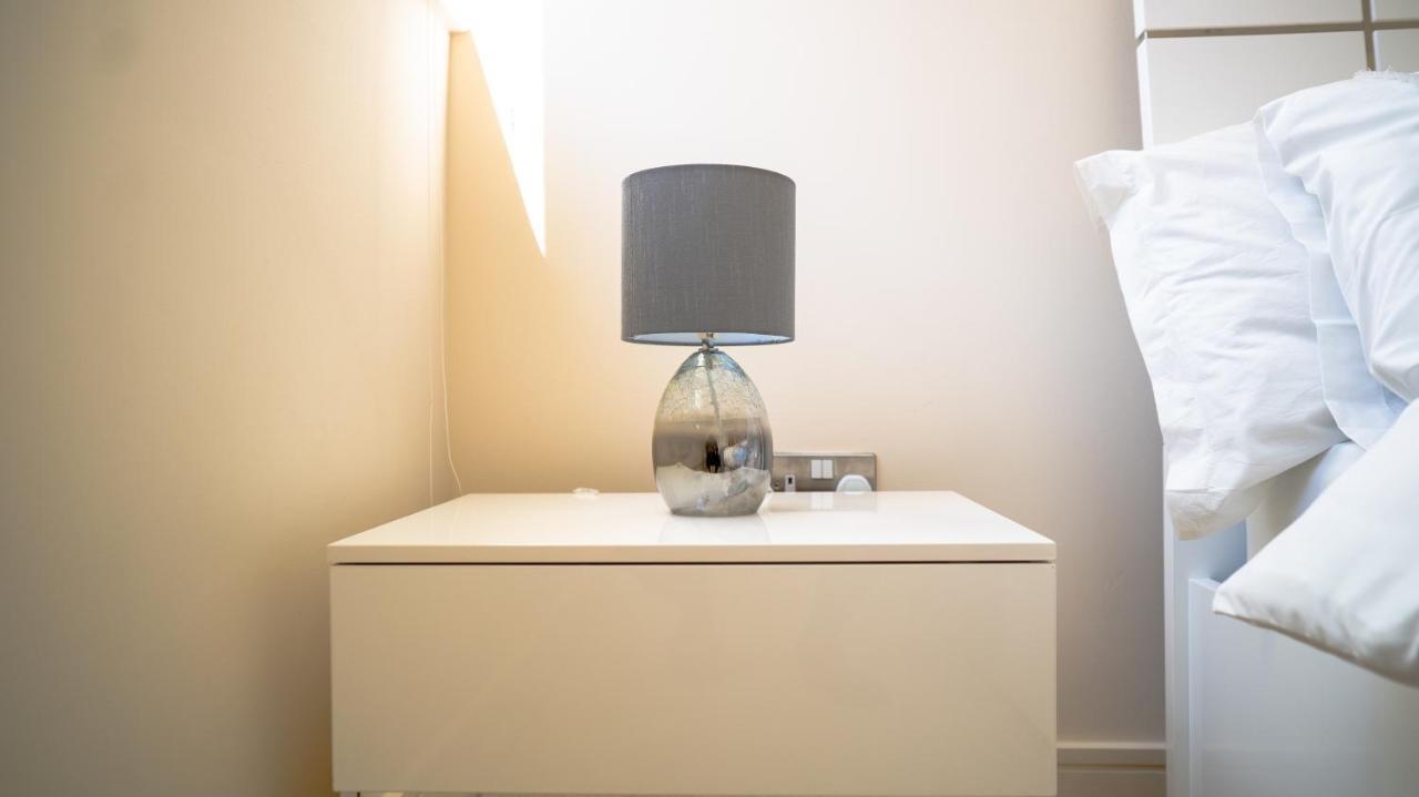 Comfy Spacious Apartment In Canary Wharf London Luaran gambar