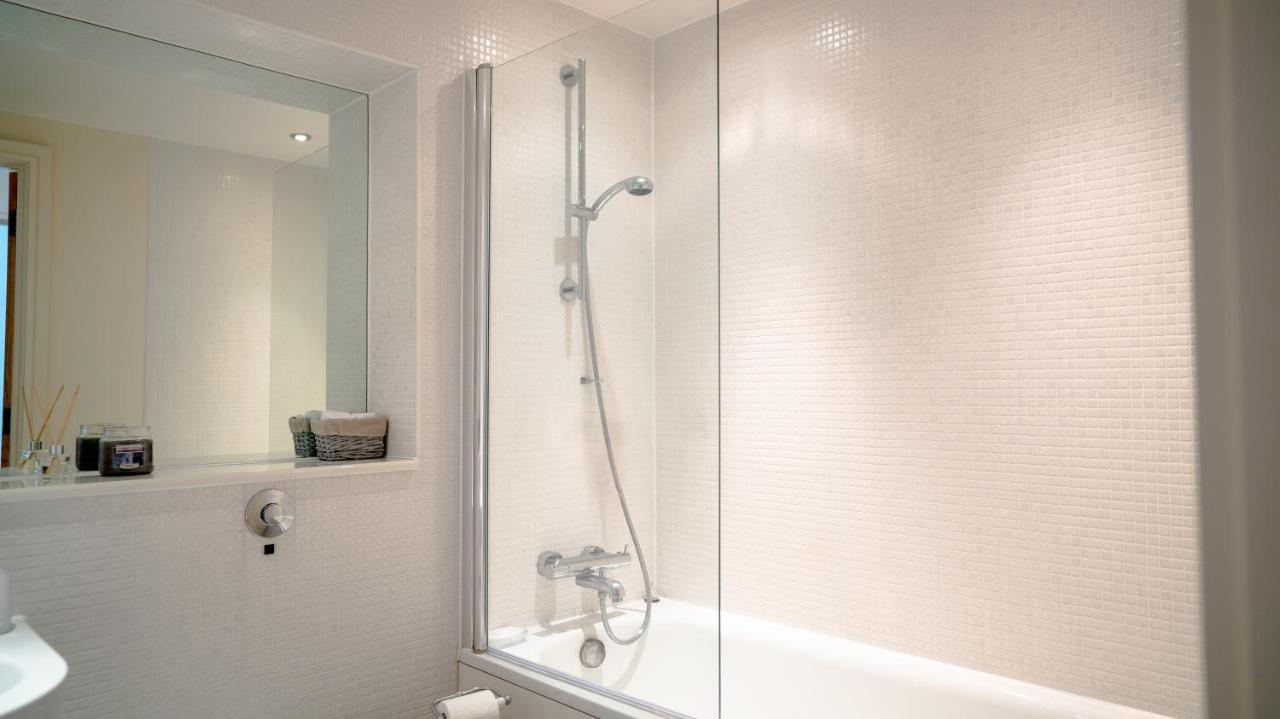 Comfy Spacious Apartment In Canary Wharf London Luaran gambar