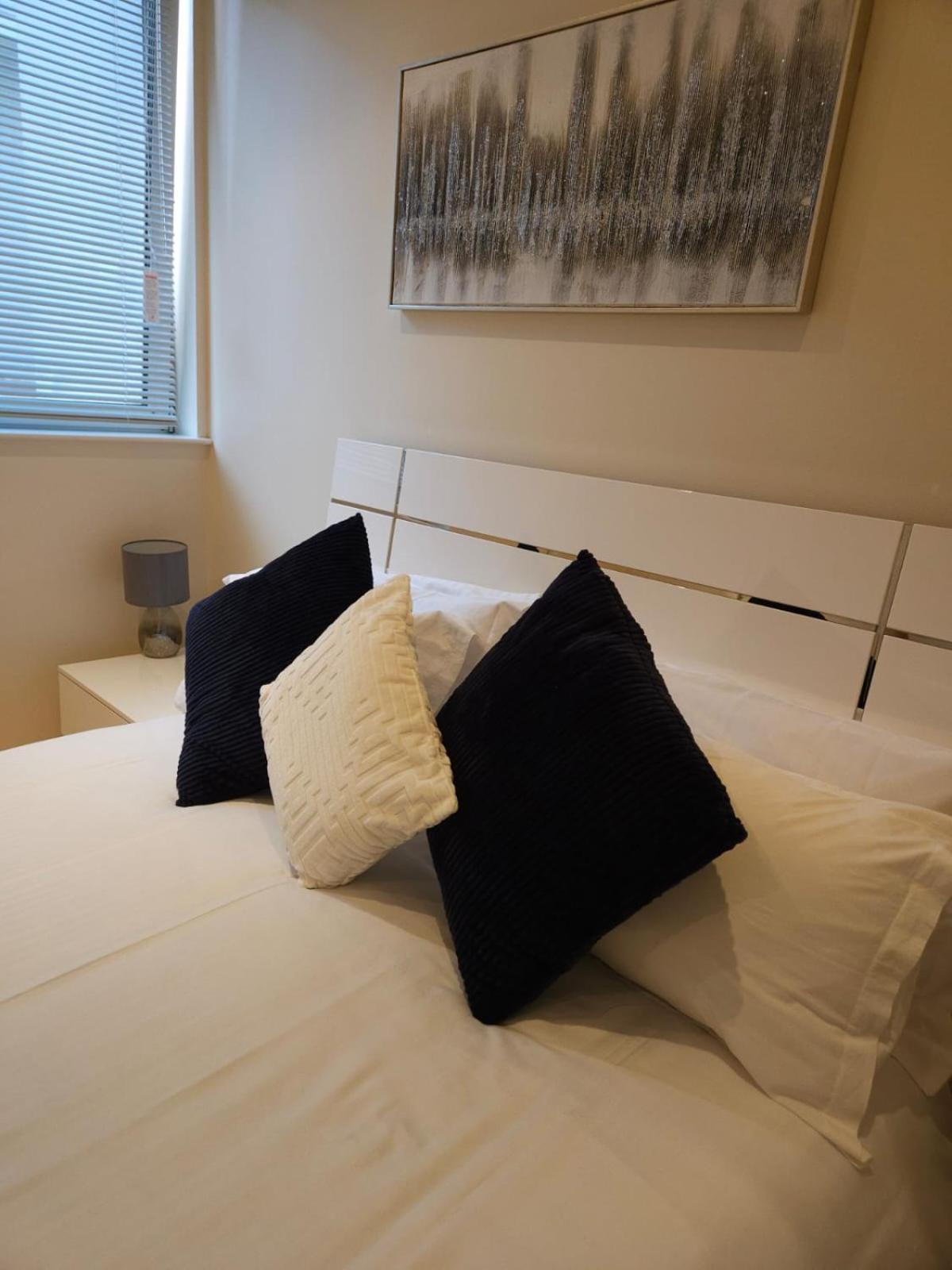 Comfy Spacious Apartment In Canary Wharf London Luaran gambar